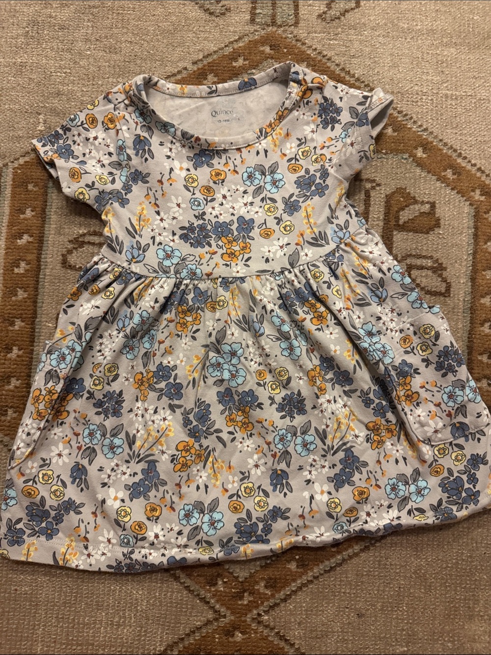Quince Floral Short-Sleeve Dress - Gray with Blue & Yellow Flowers